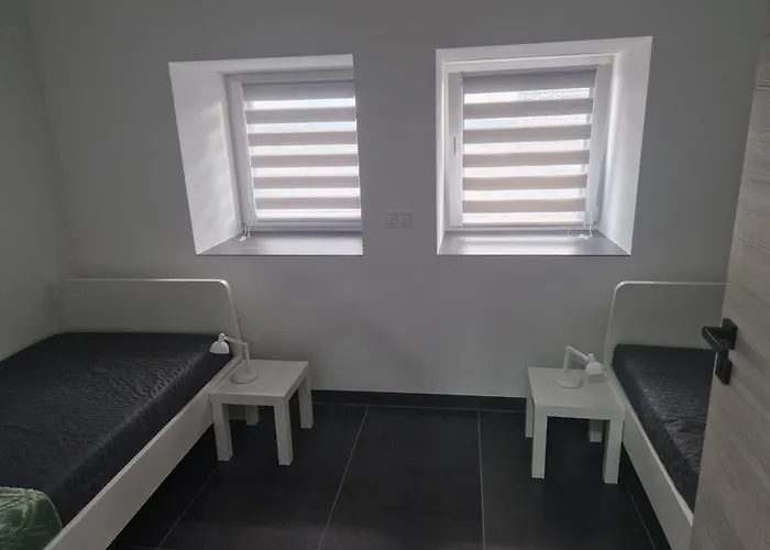 Laura アパート *